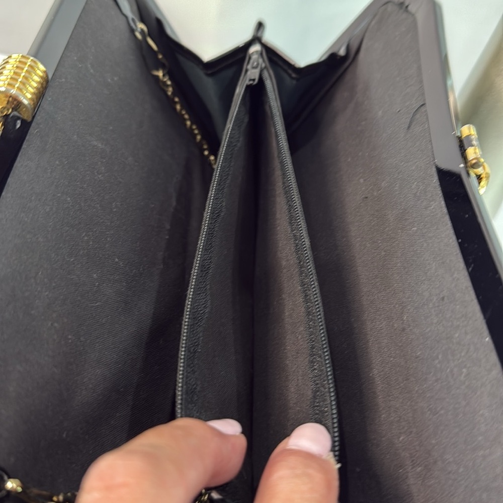 Vintage Elegant Snakeskin and Black Patent Leather Clutch - Picture 12 of 12